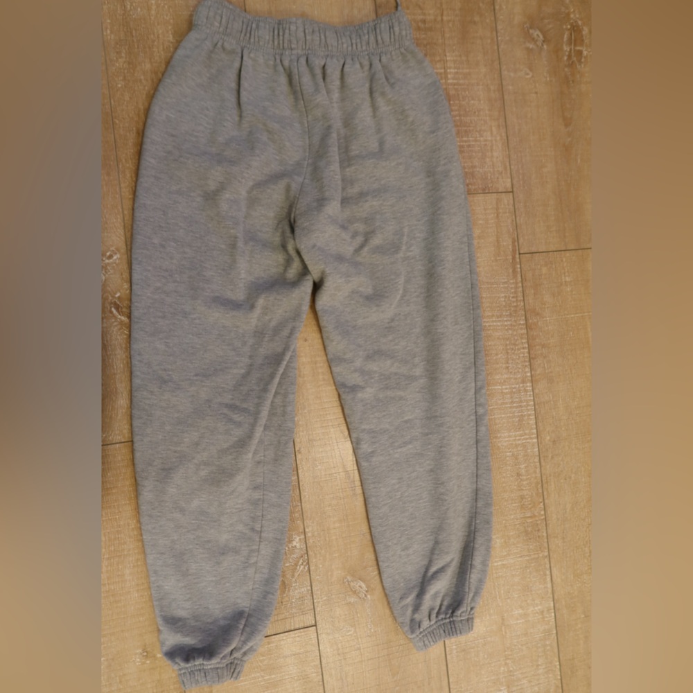 ALO Yoga Gray Track Pants - Picture 5 of 6